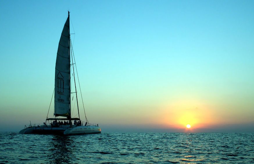 Catamaran - Puesta de Sol